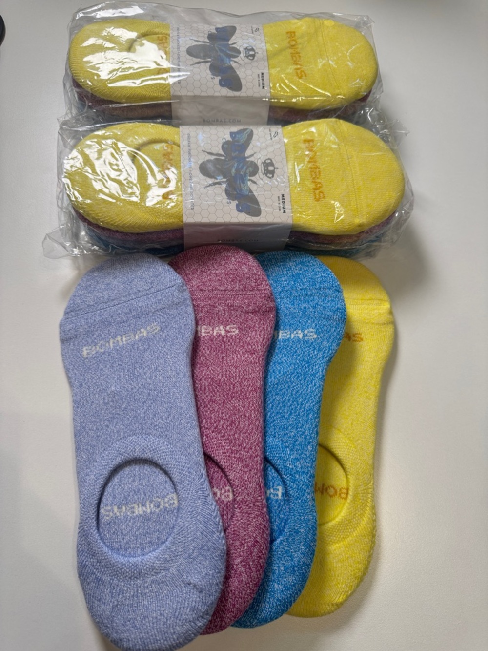 Bombas NWT Unisex 3-4ct total 12PR no show socks SZ:MED Clr:YLW,PNK,BLU,LAV/PUR
